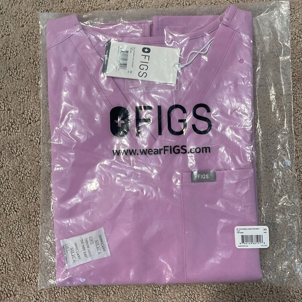 DUSK figs catarina one pocket scrub top.